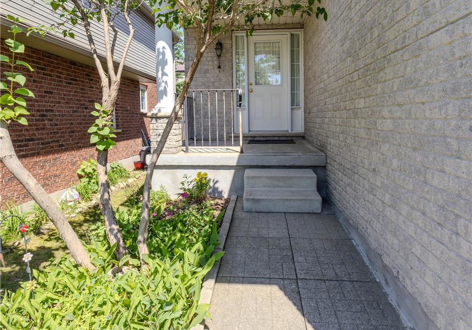212-sleaford-street-waterloo-ontario-40839253