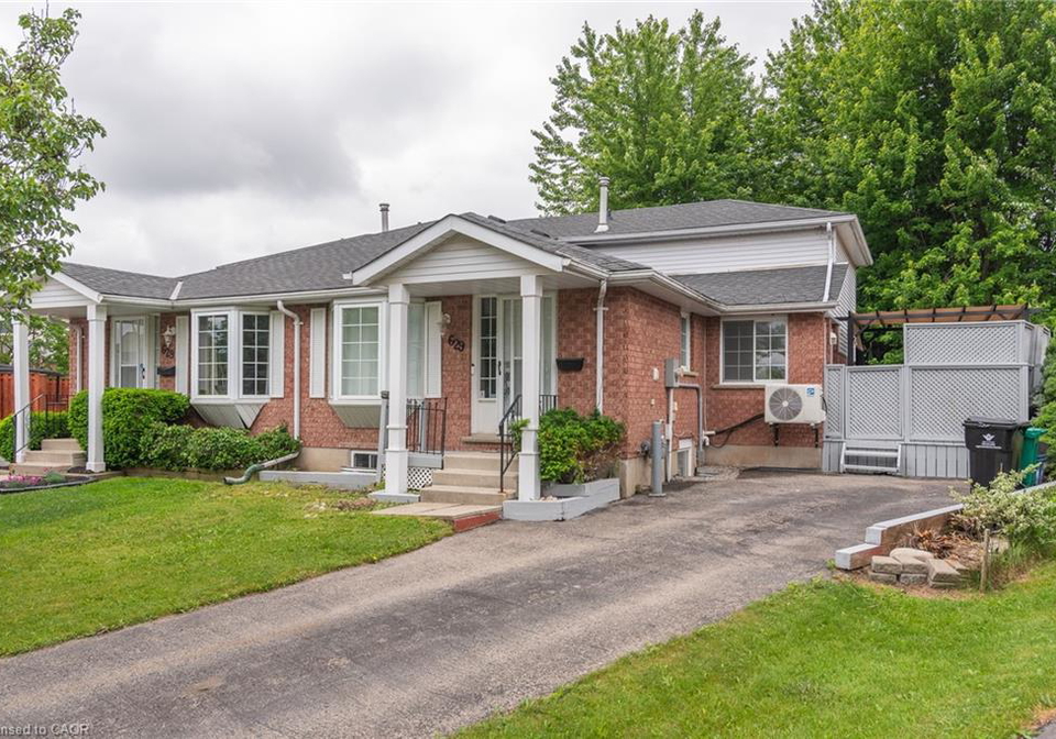 629-settlersfield-court-waterloo-ontario-40839319