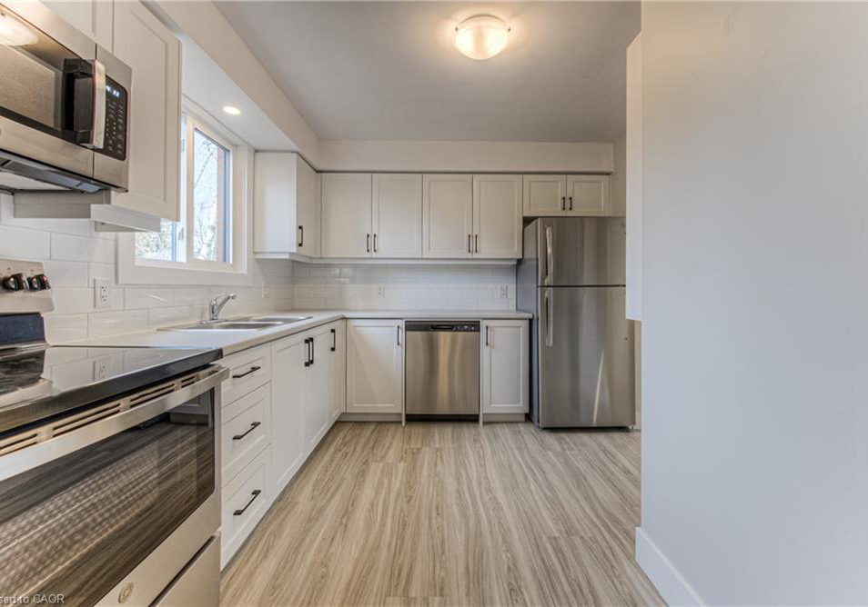 40-daniel-avenue-kitchener-ontario-40839360