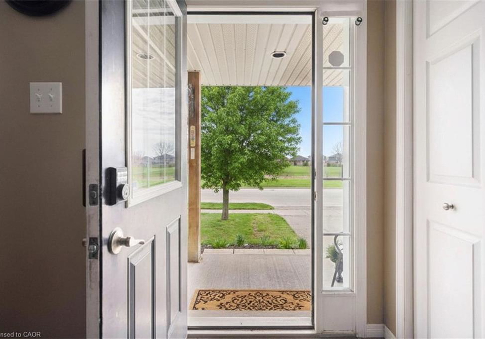 105-spencer-drive-elora-ontario-40839377