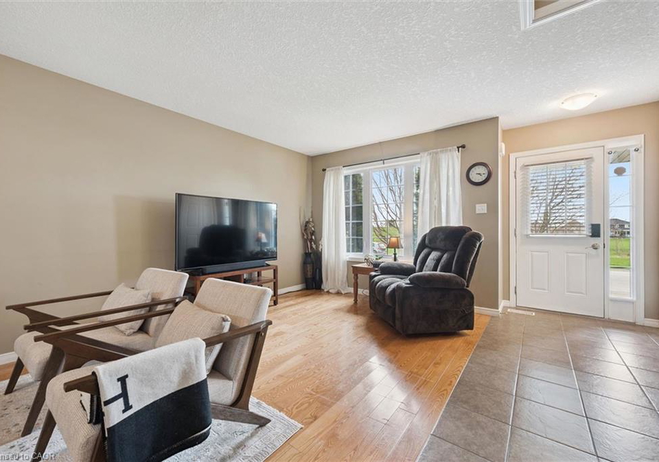 105-spencer-drive-elora-ontario-40839377