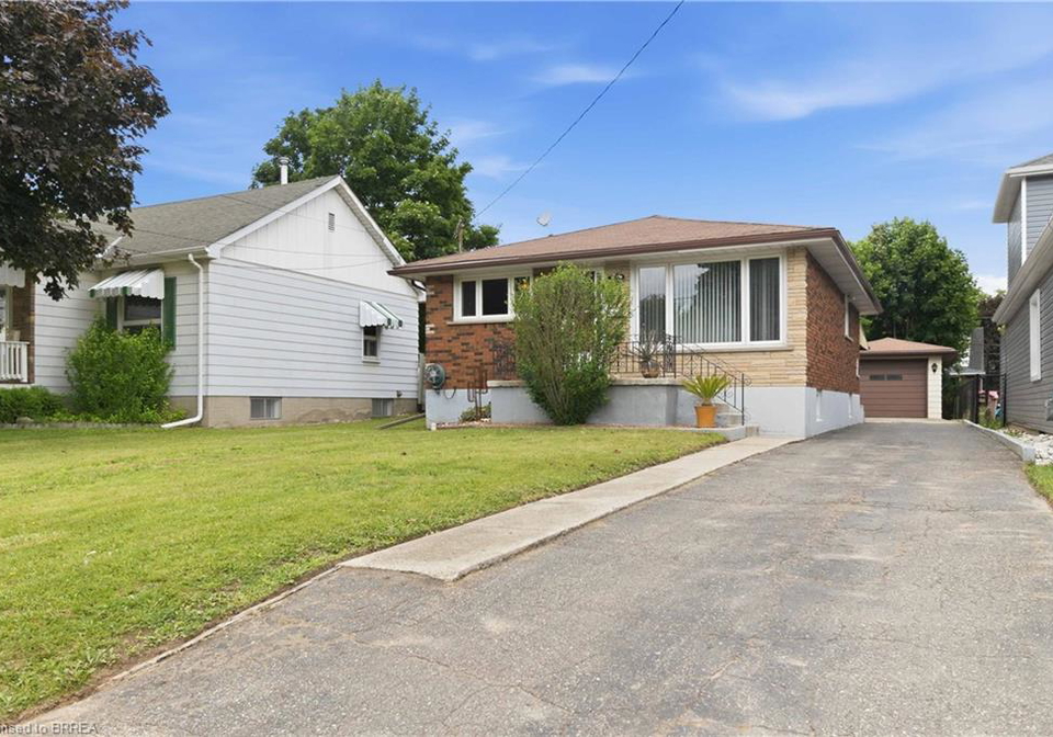 398-sheridan-street-brantford-ontario-40839382