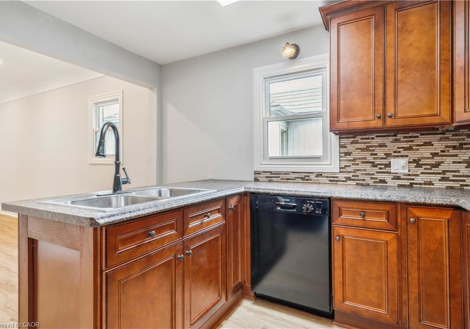 93-east-31st-street-e-hamilton-ontario-40839390