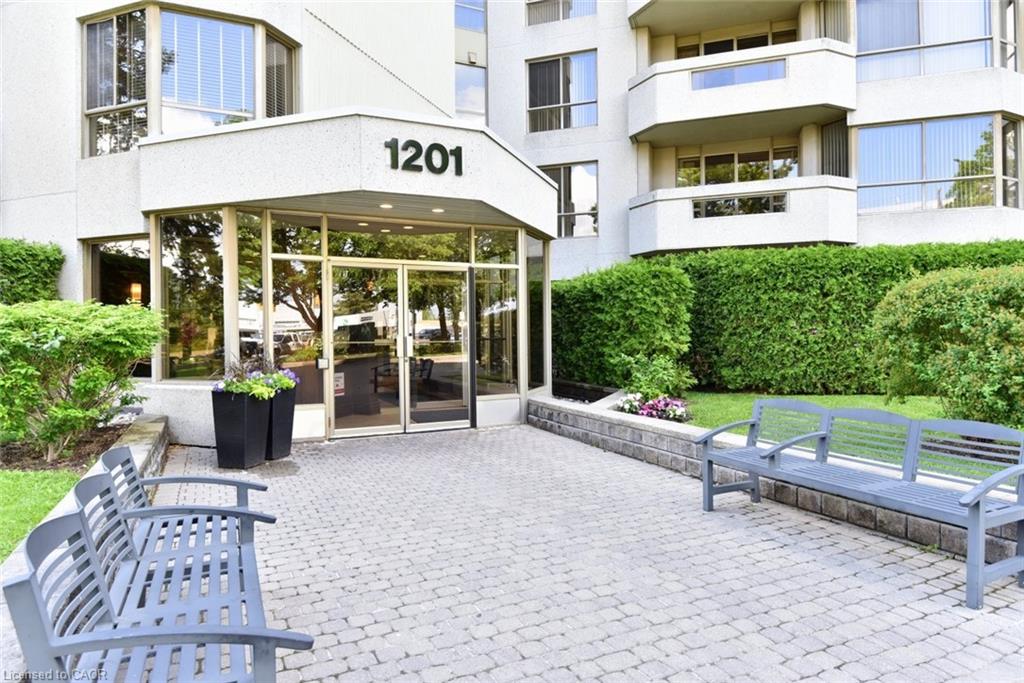 1201-north-shore-boulevard-e-burlington-ontario-40839416