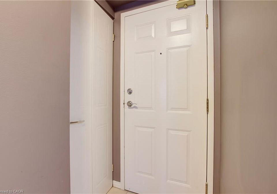 1270-maple-crossing-burlington-ontario-40839472