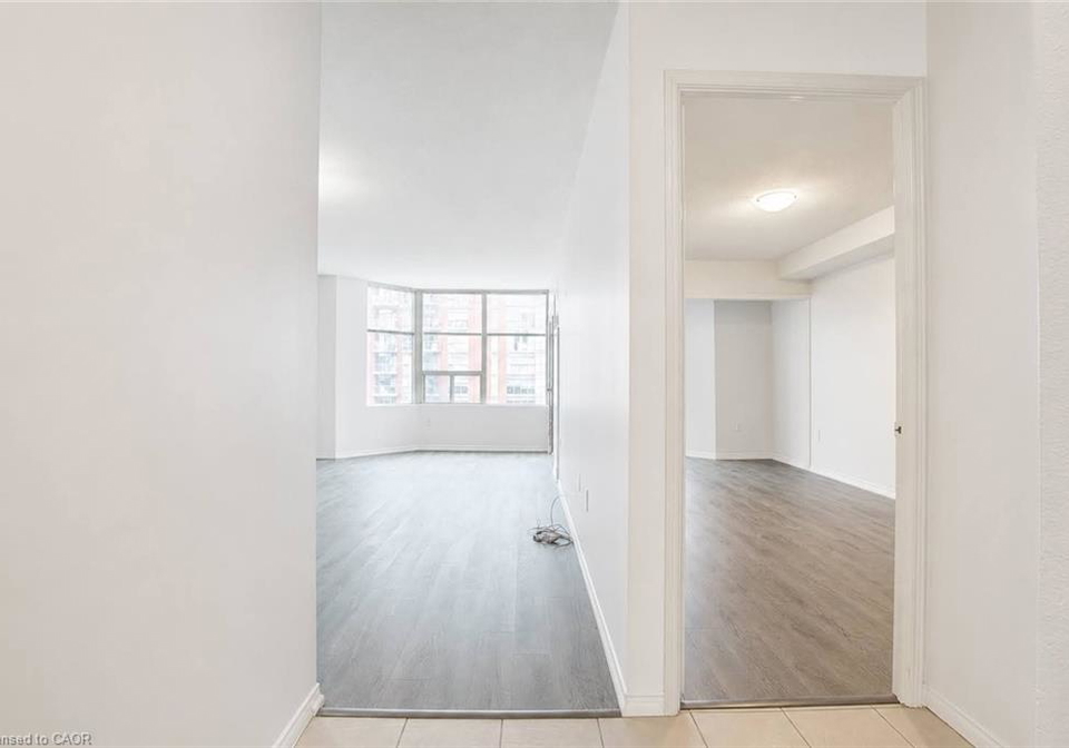 1270-maple-crossing-burlington-ontario-40839472