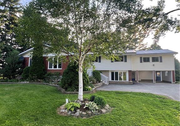 436696-line-43-line-embro-ontario-40839522
