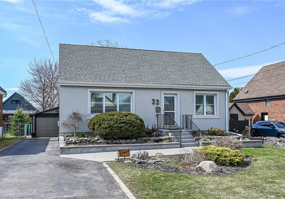 22-marion-place-stoney-creek-ontario-40839577