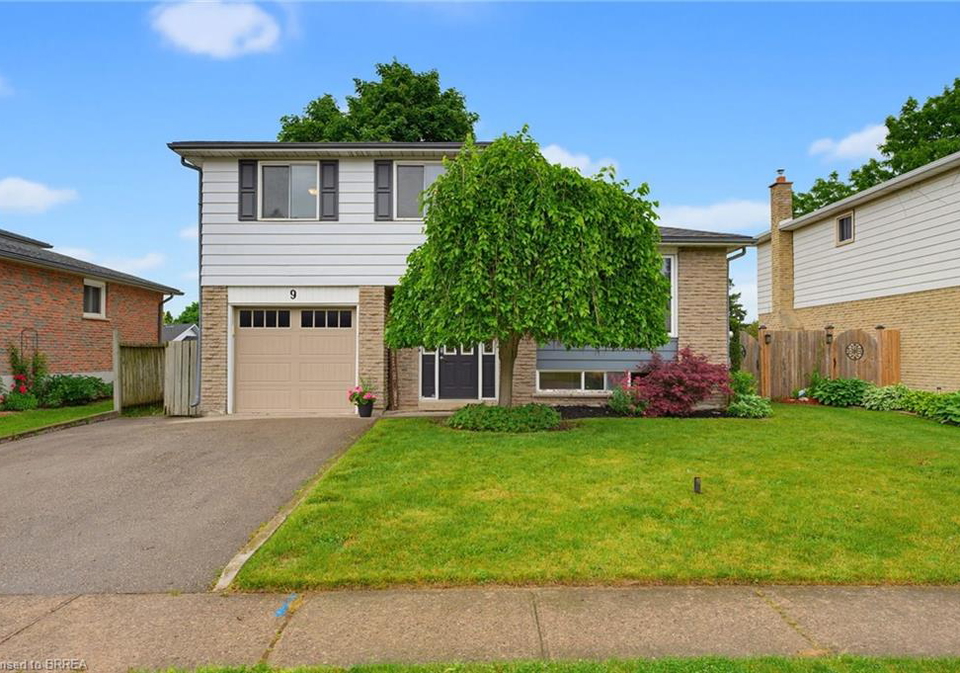 9-larkspur-lane-paris-ontario-40839619