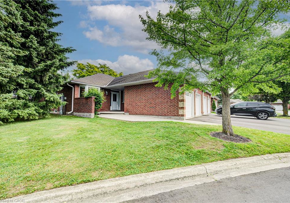 71-beasley-crescent-cambridge-ontario-40839636