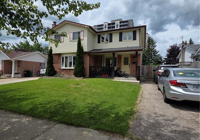 158-newbury-drive-kitchener-ontario-40839645