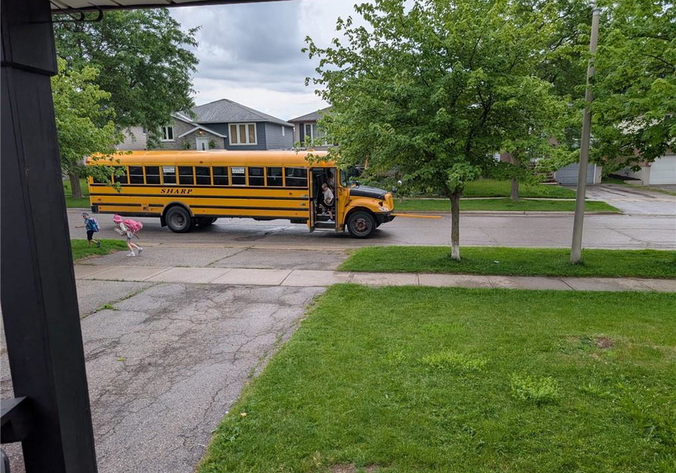 158-newbury-drive-kitchener-ontario-40839645