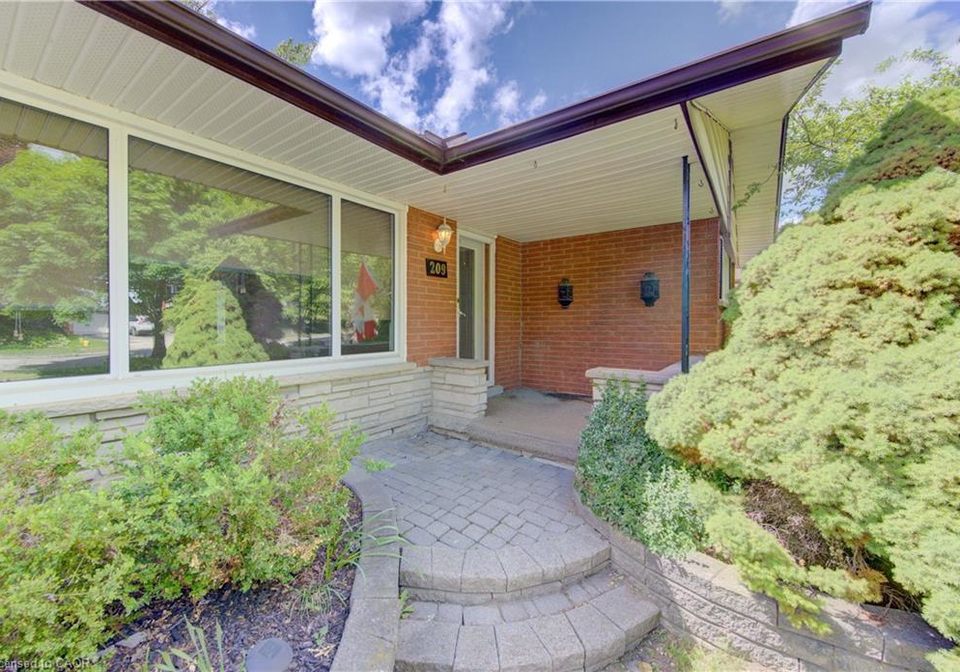 209-dixie-crescent-waterloo-ontario-40839708