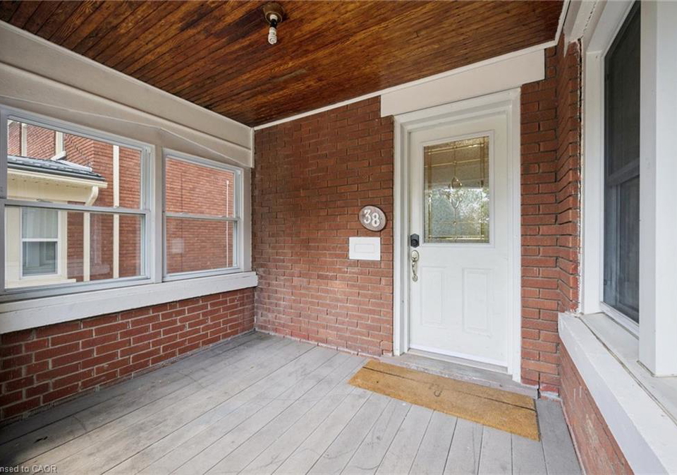 38-stirling-avenue-n-kitchener-ontario-40839878