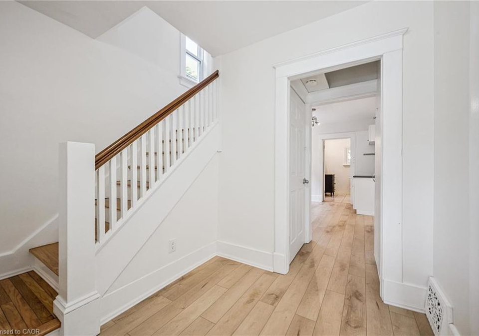 38-stirling-avenue-n-kitchener-ontario-40839878