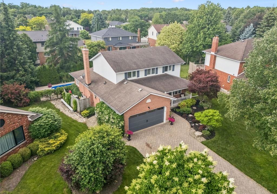 18-dunnington-court-kitchener-ontario-40839882