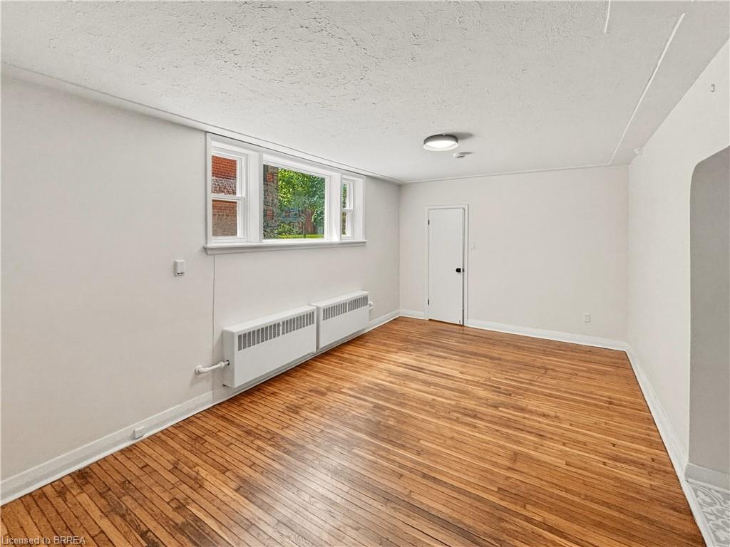 11-sheridan-street-brantford-ontario-40839903