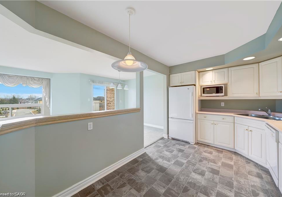 1061-vansickle-road-n-st-catharines-ontario-40839945