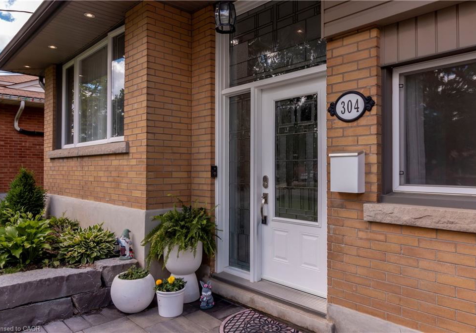 304-greenfield-avenue-kitchener-ontario-40839979