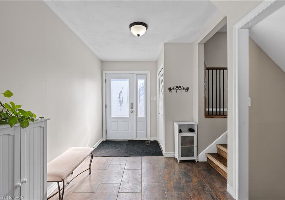 218-arris-crescent-mitchell-ontario-40840031