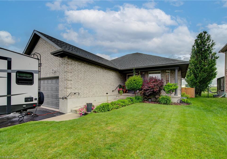 32-applewood-street-plattsville-ontario-40840041