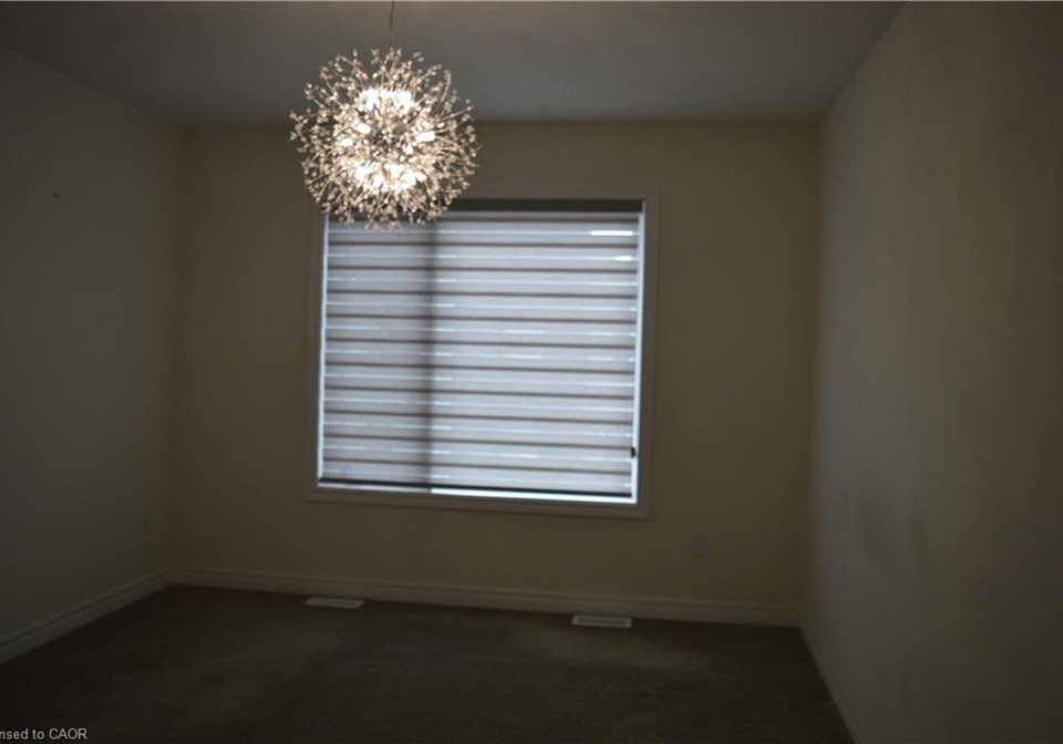 32-dryden-lane-hamilton-ontario-40840085