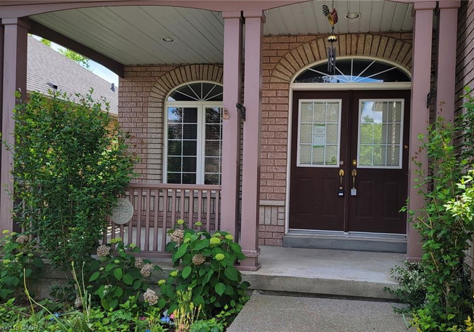 50-winegarden-trail-dundas-ontario-40840094
