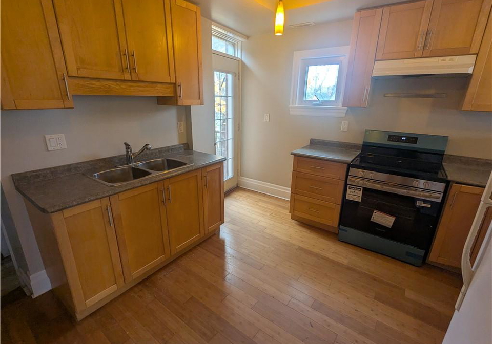 35-pearl-street-s-hamilton-ontario-40840113