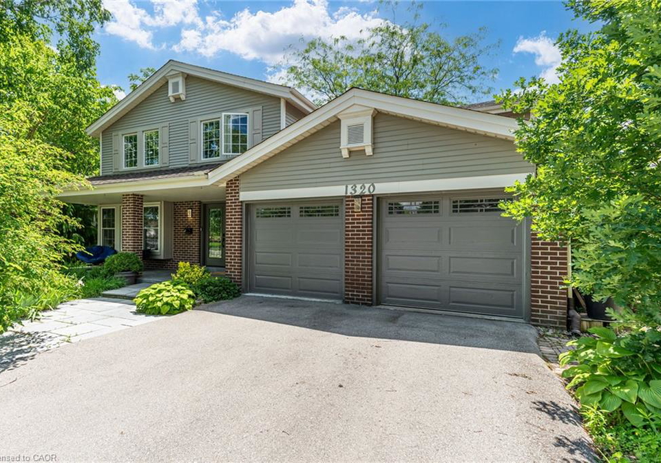 1320-monmouth-drive-burlington-ontario-40840143