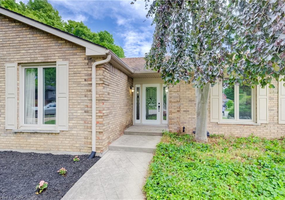 37-aldergrange-avenue-innerkip-ontario-40840159