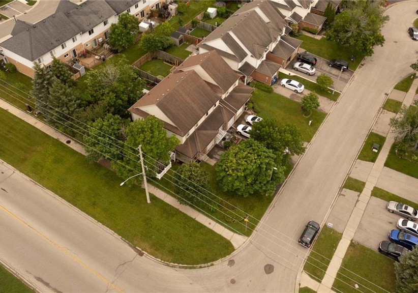 2-ireland-place-guelph-ontario-40840176
