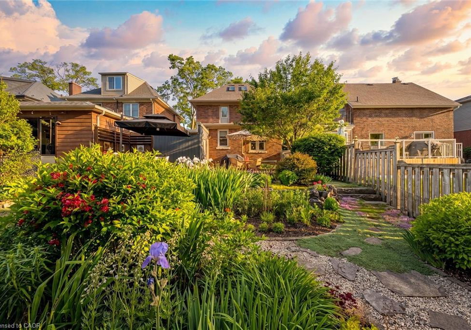 168-lydia-street-kitchener-ontario-40840189