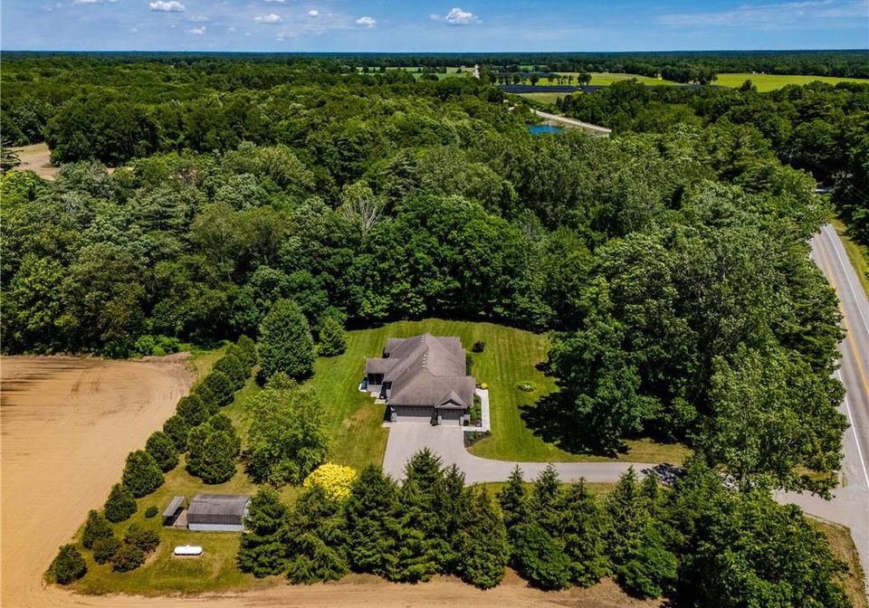 1821-norfolk-county-road-45-langton-ontario-40840192