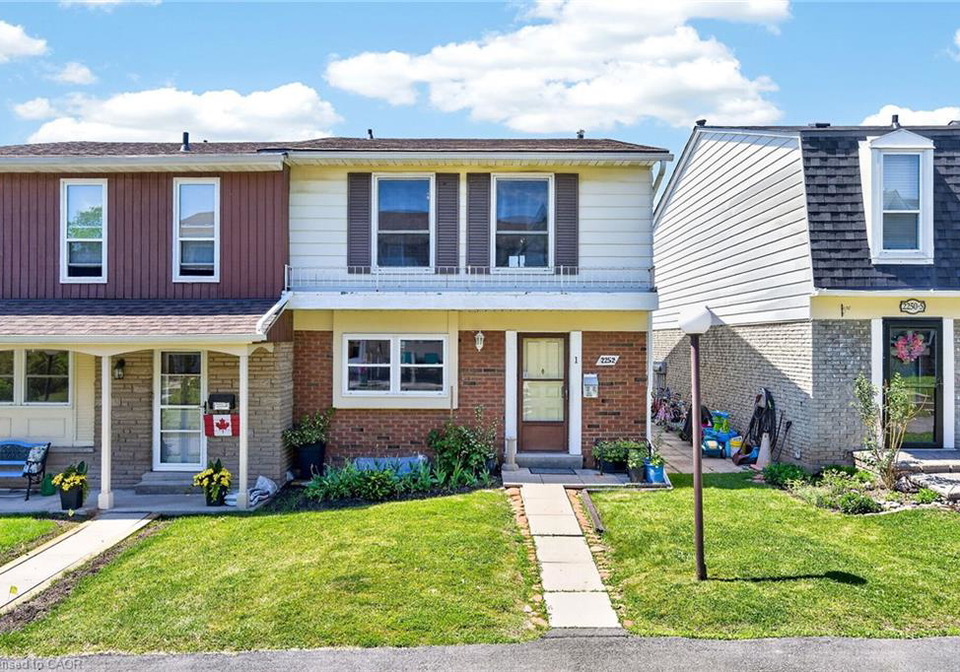 2252-upper-middle-road-burlington-ontario-40840198