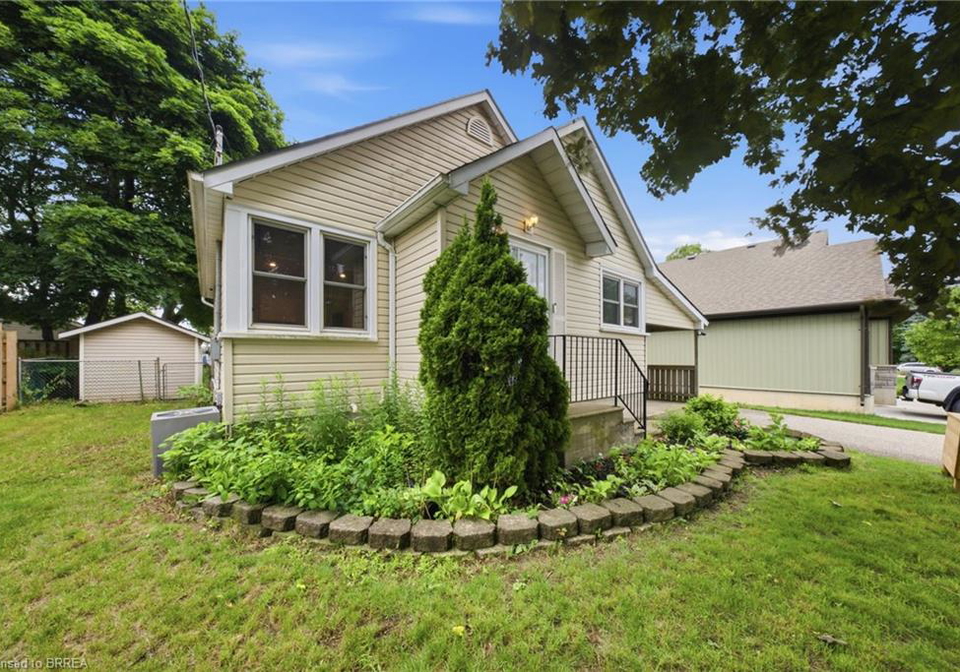 166-bond-street-ingersoll-ontario-40840238