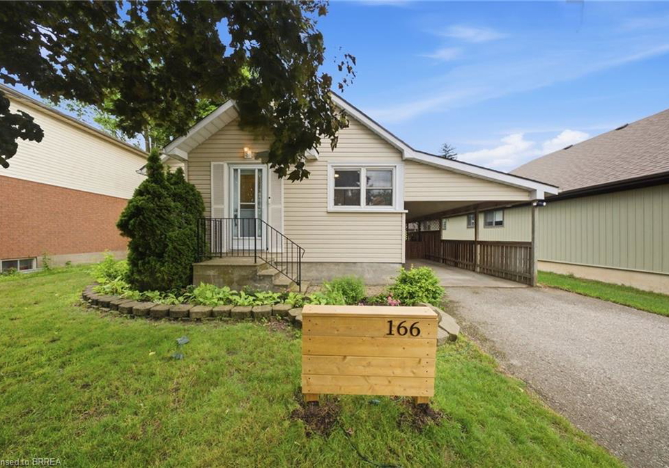 166-bond-street-ingersoll-ontario-40840238