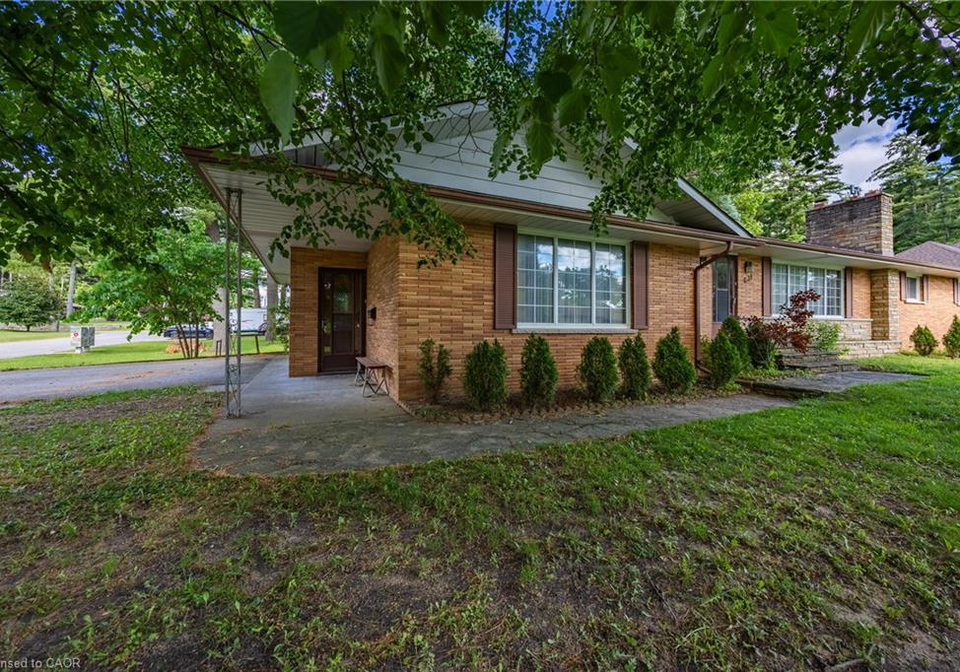 631-peel-street-delhi-ontario-40840283