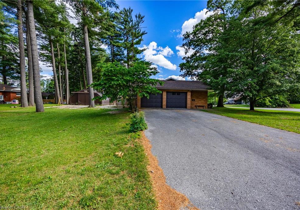 631-peel-street-delhi-ontario-40840283