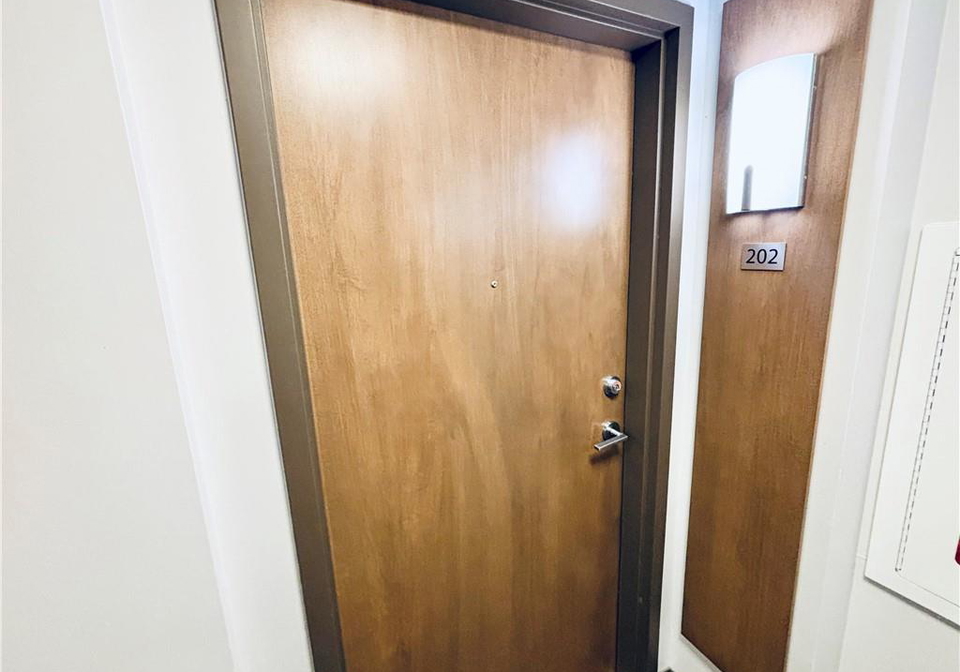 340-plains-road-e-burlington-ontario-40840307