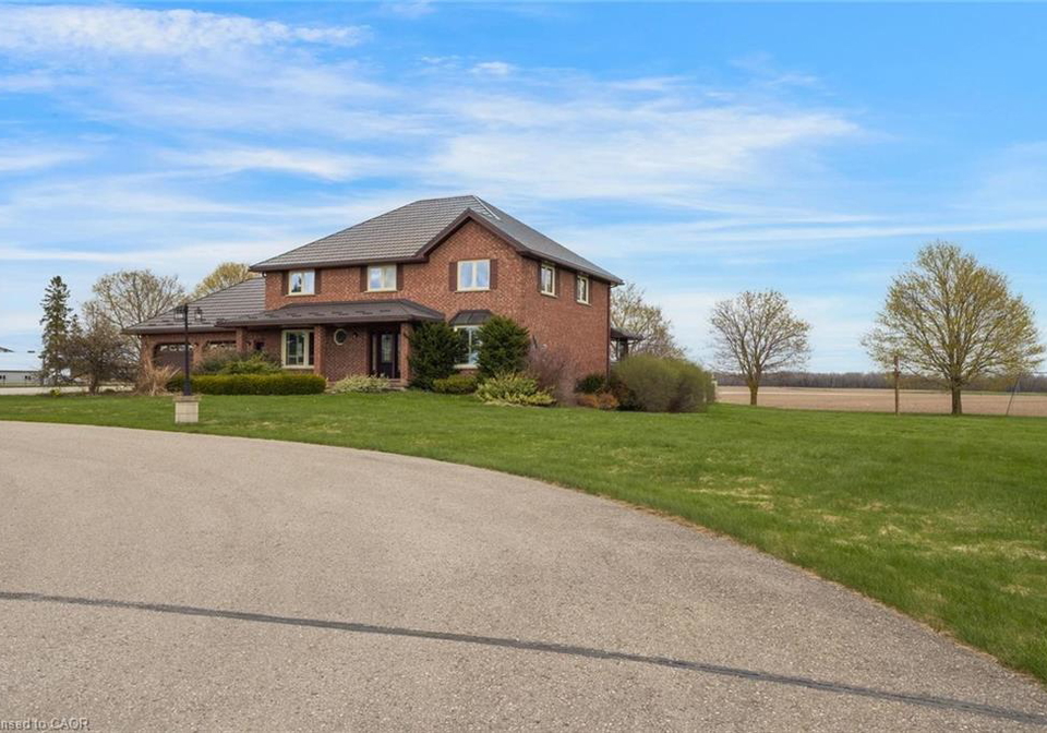 650-sligo-road-e-mount-forest-ontario-40840318