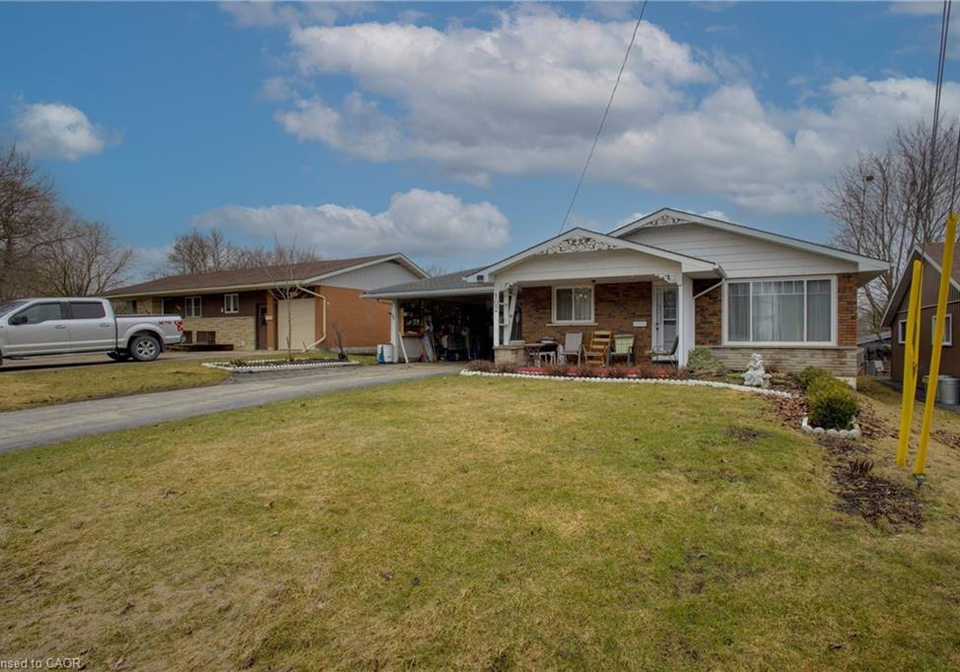 102-byeland-drive-mount-forest-ontario-40840351