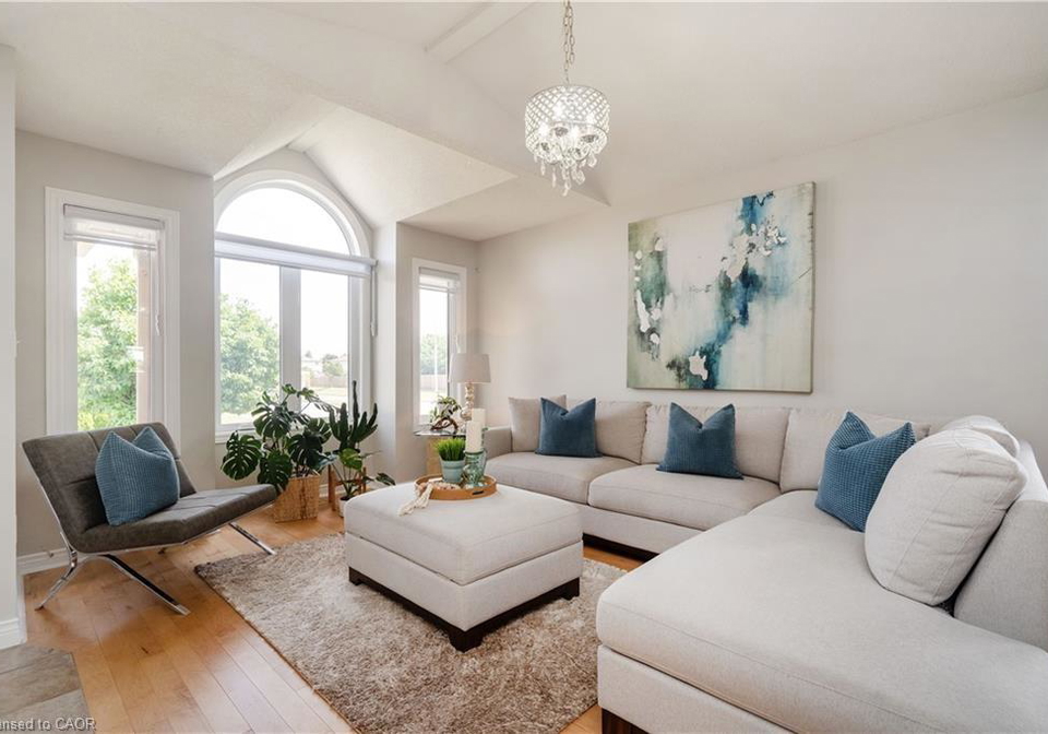 1-resolute-drive-hamilton-ontario-40840387