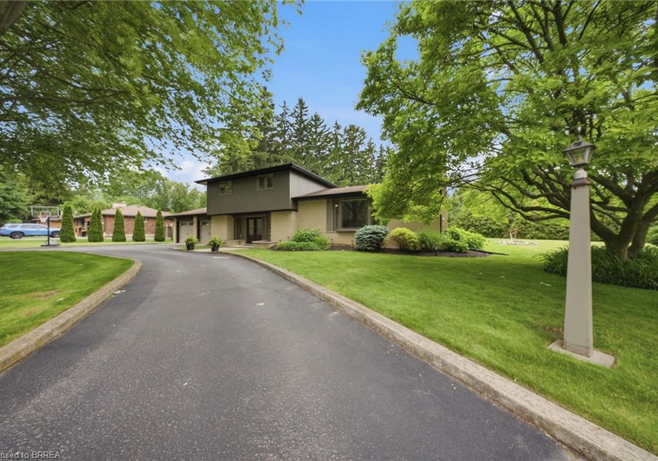 17-pleasant-crescent-brantford-ontario-40840399