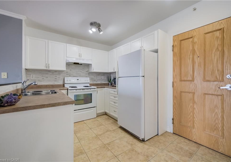 8-harris-street-cambridge-ontario-40840444