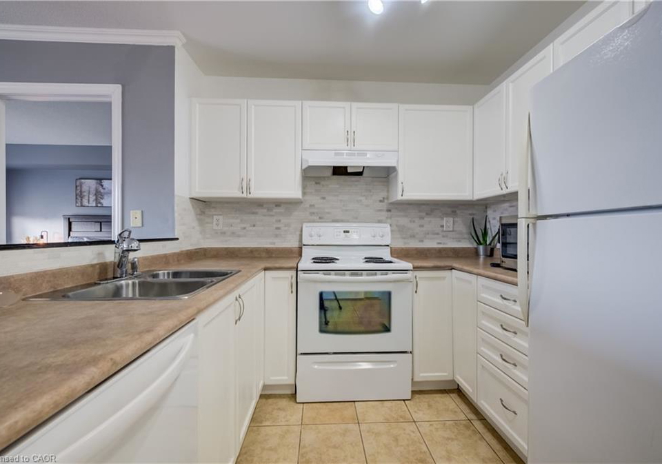 8-harris-street-cambridge-ontario-40840444