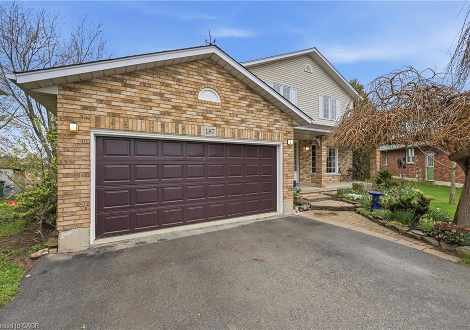 187-alderlea-drive-glanbrook-ontario-40840476