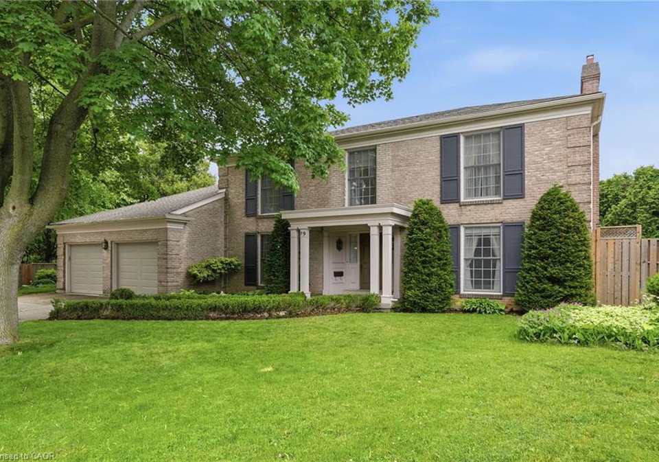 19-verdun-court-hamilton-ontario-40840493