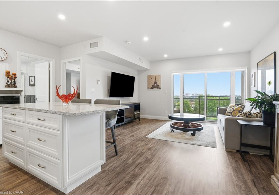 5698-main-street-niagara-falls-ontario-40840514
