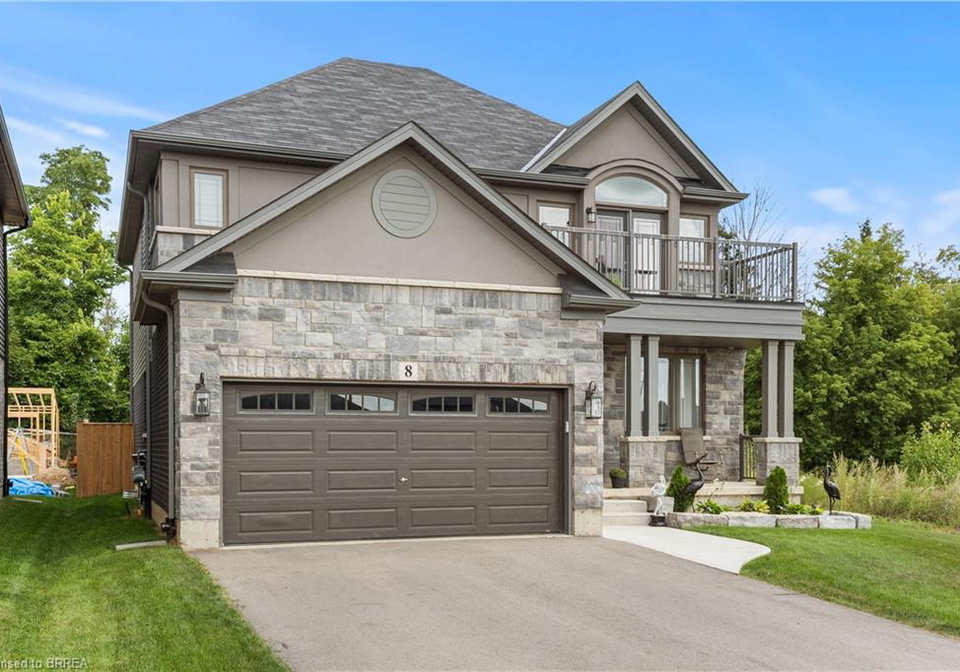 8-lorne-card-drive-paris-ontario-40840572