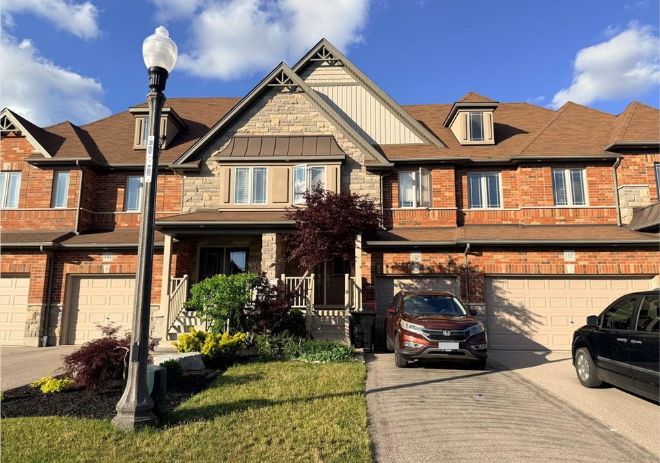 139-coopershawk-street-kitchener-ontario-40840575
